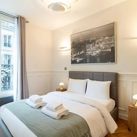 4pers # 1 Bedroom # Ternes # 17 Apartment *
